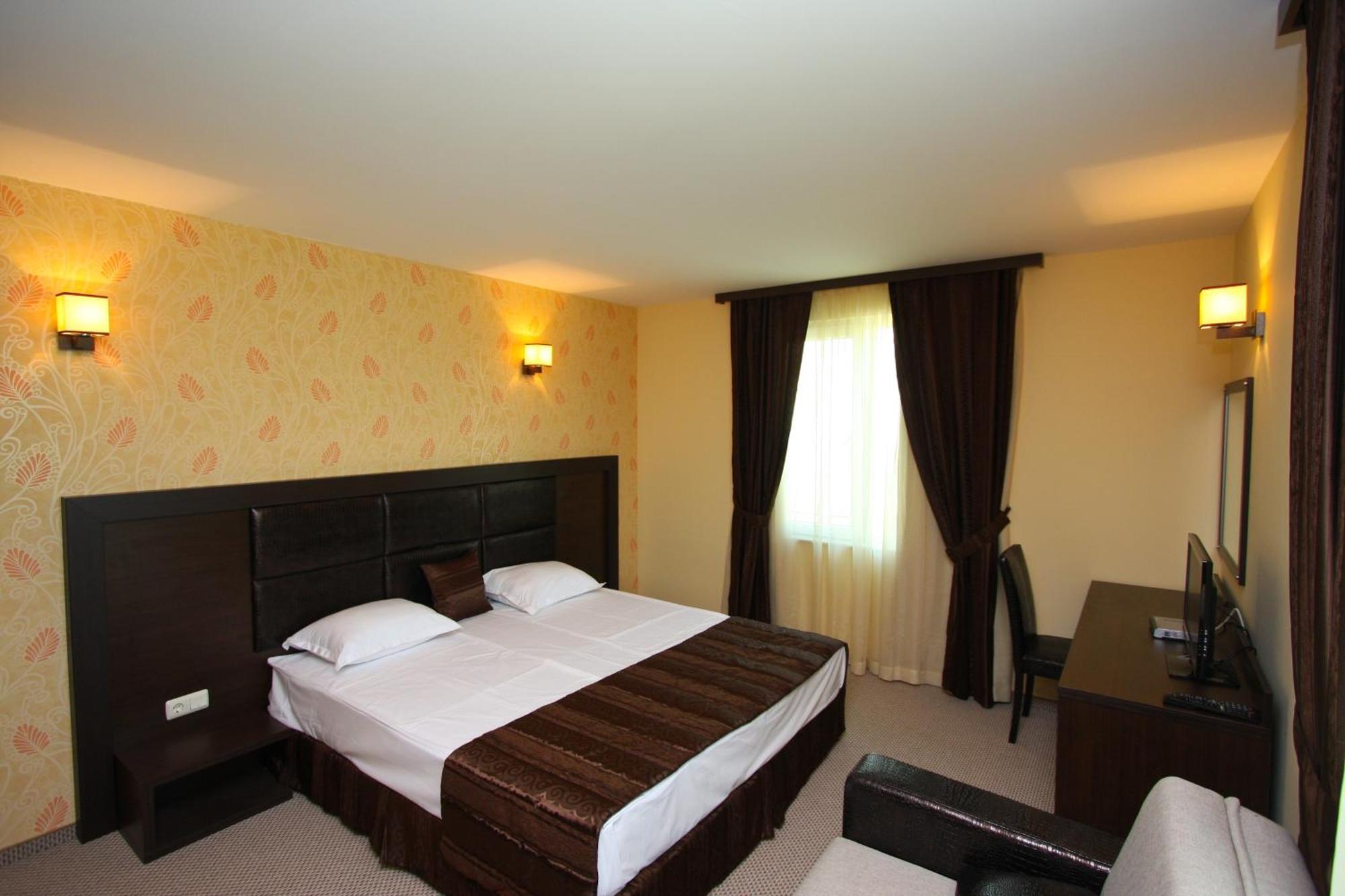 Siena House Hotel Sozopol Bagian luar foto