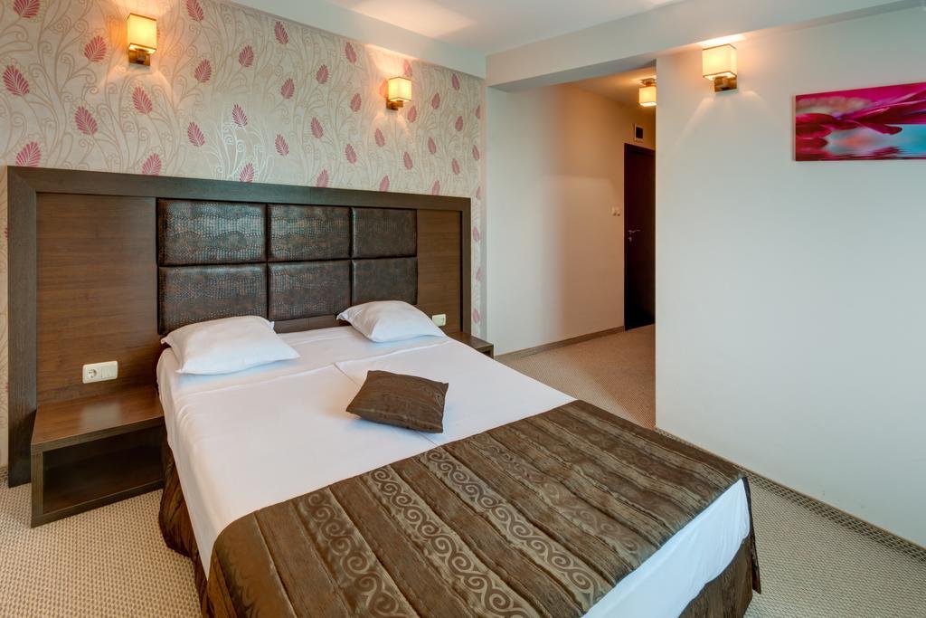 Siena House Hotel Sozopol Bagian luar foto