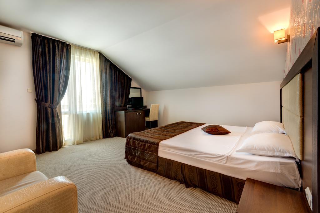 Siena House Hotel Sozopol Bagian luar foto