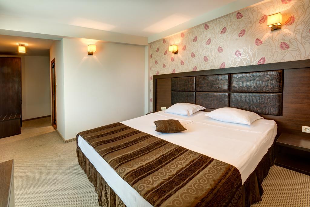 Siena House Hotel Sozopol Bagian luar foto