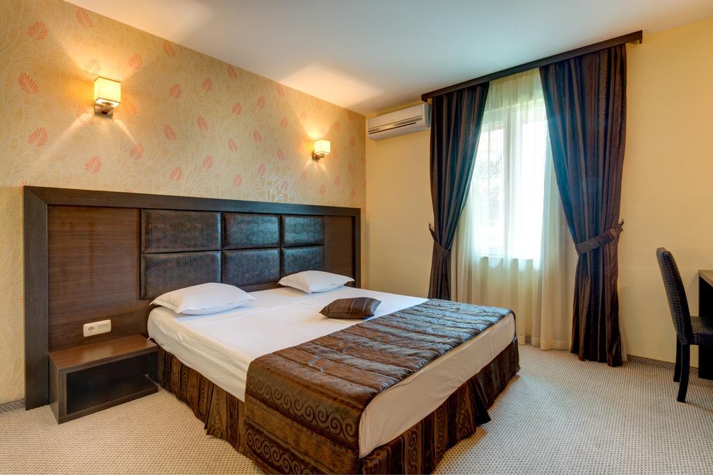 Siena House Hotel Sozopol Bagian luar foto