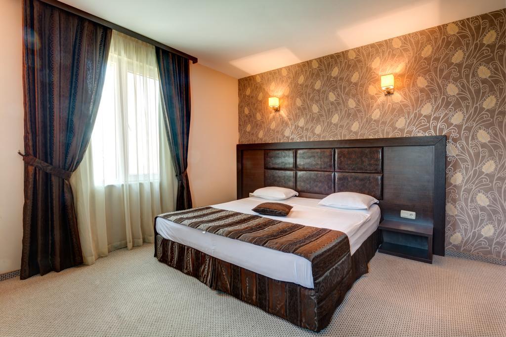 Siena House Hotel Sozopol Bagian luar foto