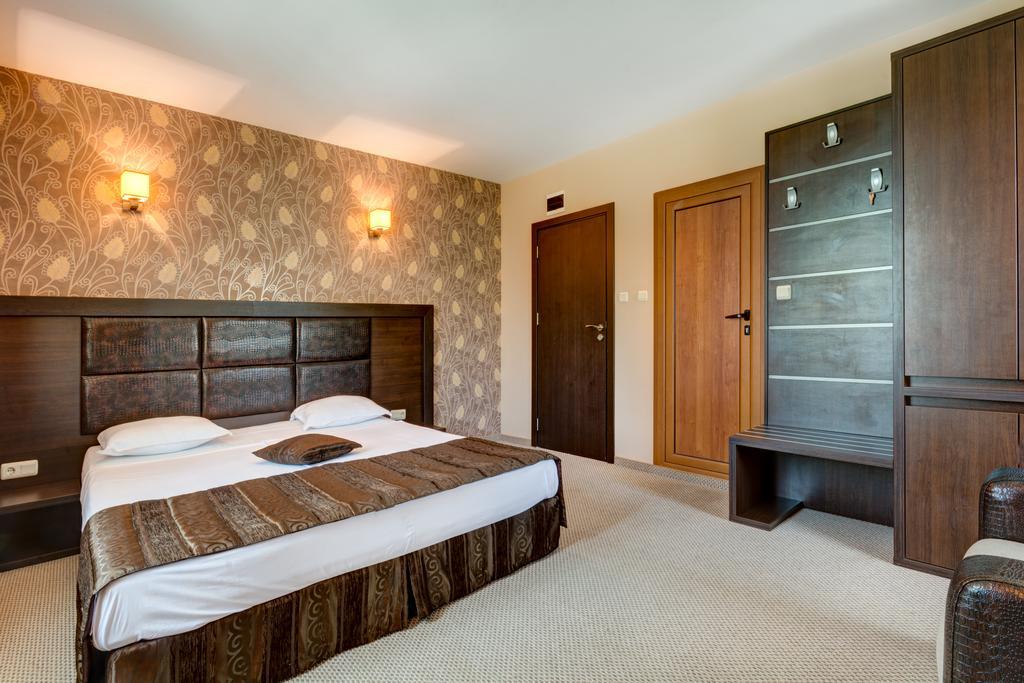 Siena House Hotel Sozopol Bagian luar foto