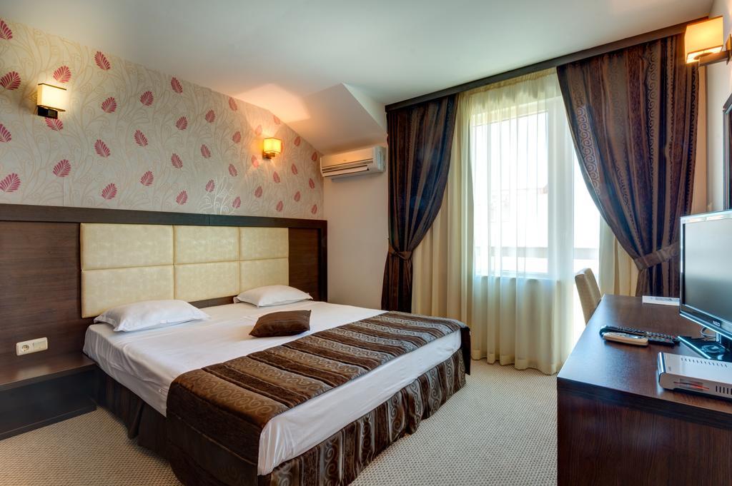 Siena House Hotel Sozopol Bagian luar foto