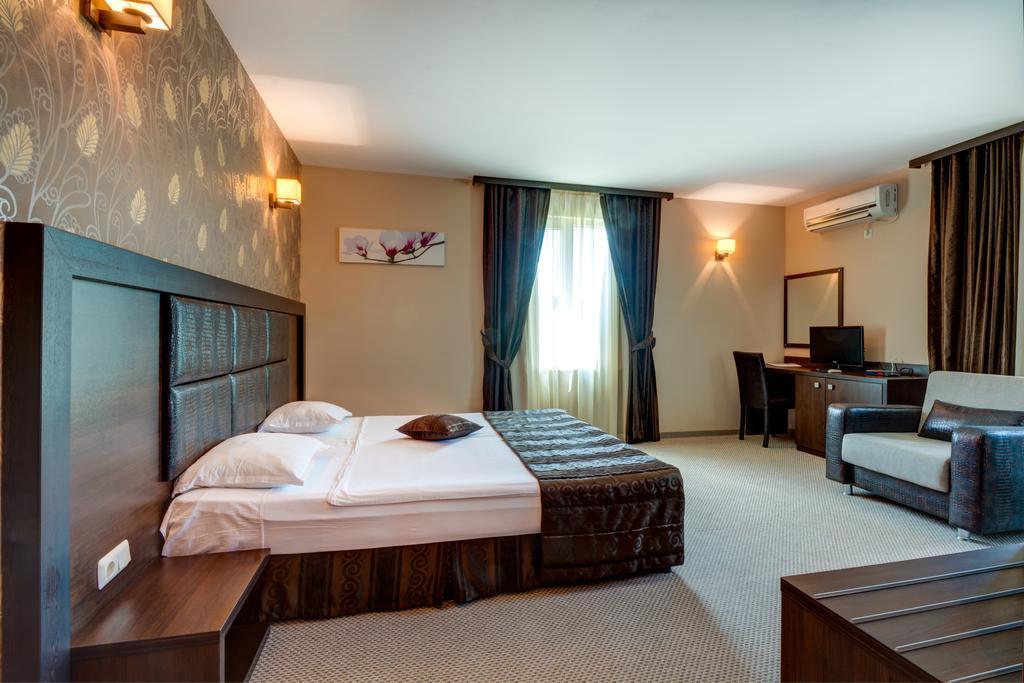 Siena House Hotel Sozopol Bagian luar foto