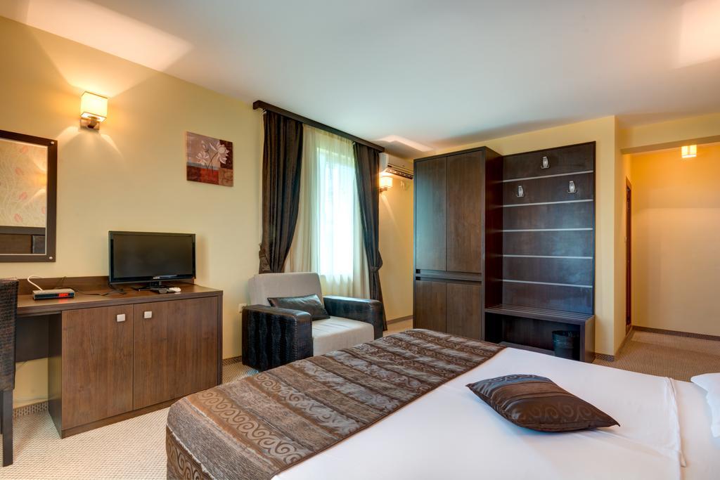Siena House Hotel Sozopol Bagian luar foto