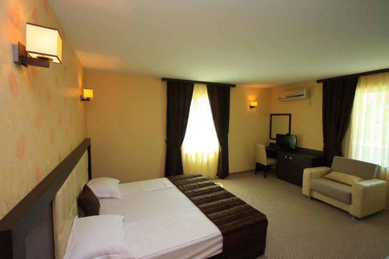 Siena House Hotel Sozopol Bagian luar foto