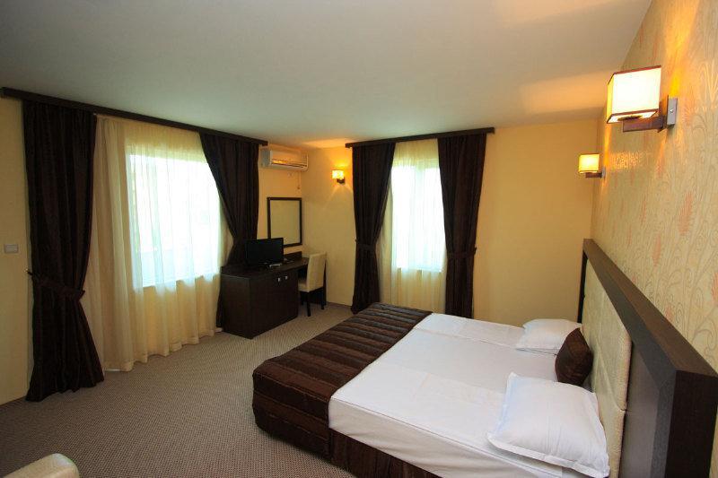 Siena House Hotel Sozopol Bagian luar foto